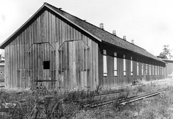 The north end of the Carter Brothers erection shop circa 1913 after the shops were abandoned. 