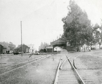 Click for larger image – Collection Bruce MacGregor Newark SPCRR arcade-style station.
